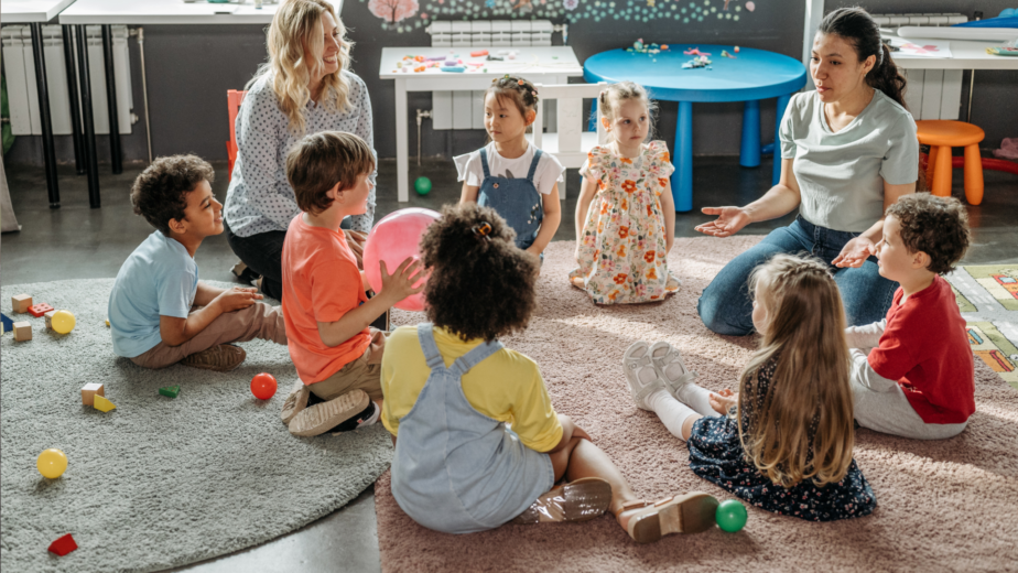 Insegnanti e bambini(1)